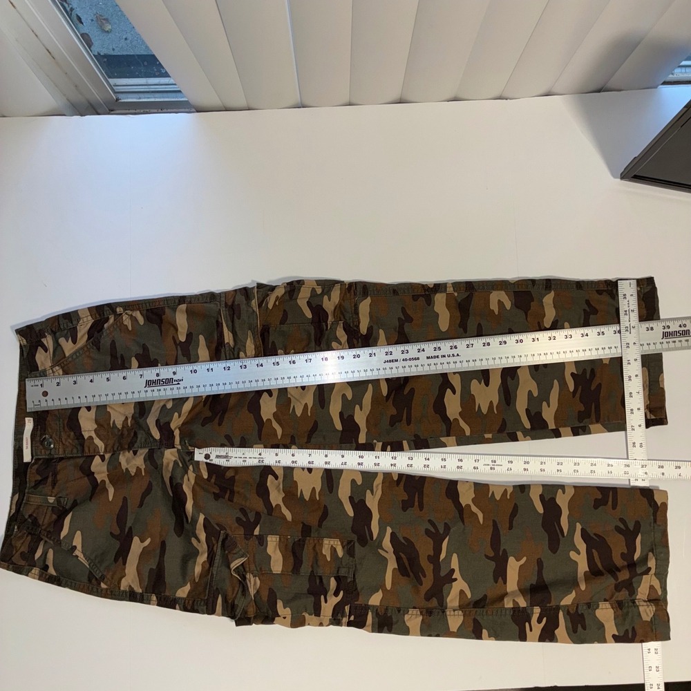 Levi's 94 Baggy Cargo Pants Camouflage Print Women's Size 26 - Picture 6 of 8